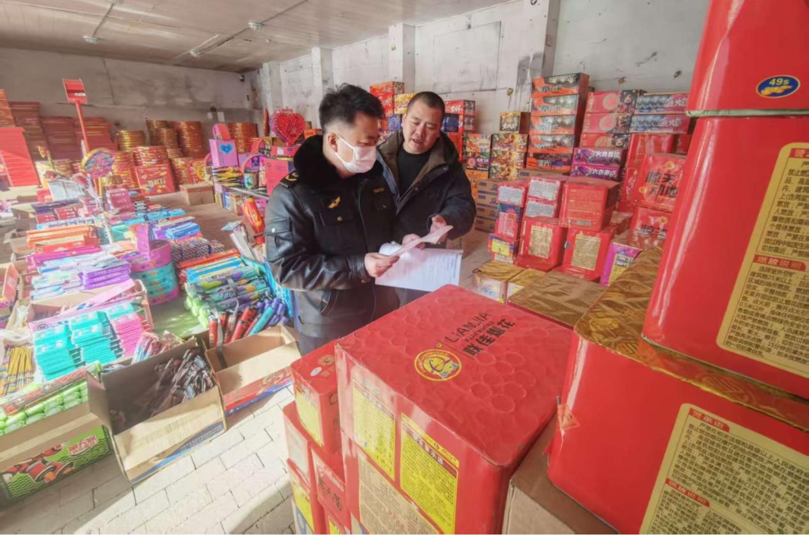 赤峰市元寶山區(qū)人民政府 以優(yōu)質(zhì)鞋帽零售服務，點亮百姓生活